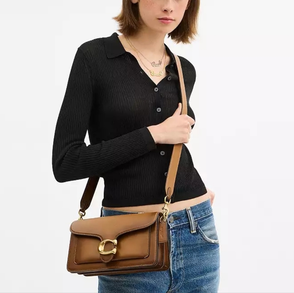 Coach Elegant Brown Leather Shoulder Bag